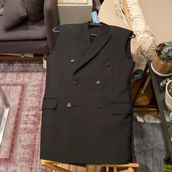 Givenchy tailored vest great closet staple - Picture 10 of 11